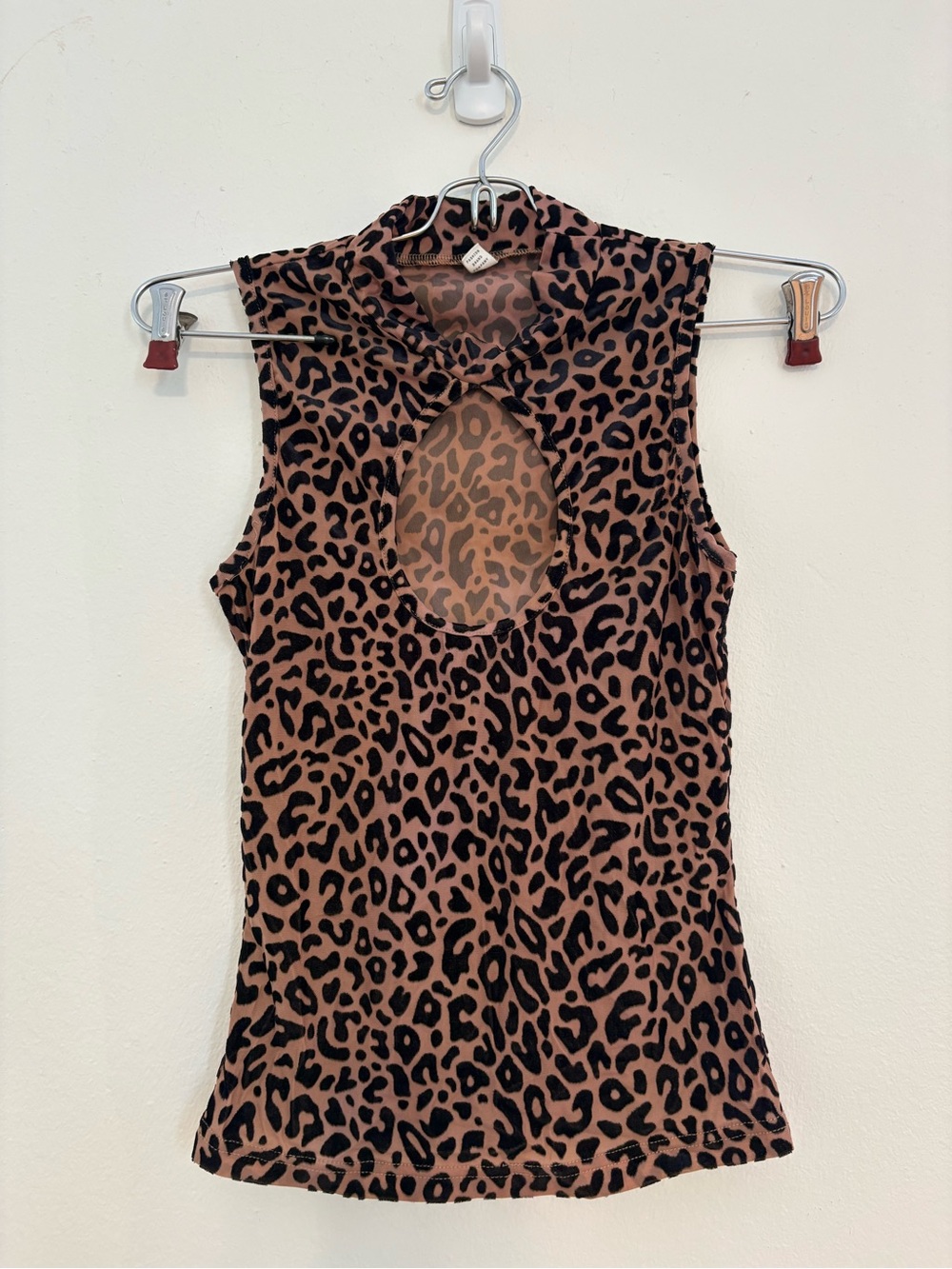 Fashion Brand Company Sleeveless Leopard Print Keyhole Top